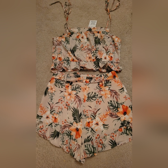 Tropical Two Piece RESORT Set - Picture 7 of 7